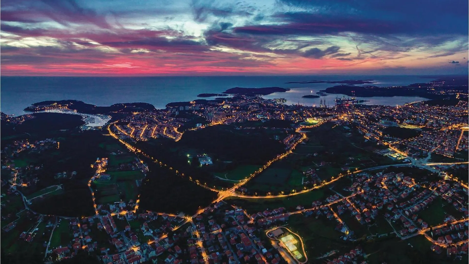 4 Bedroom Stunning Apartment In Pula